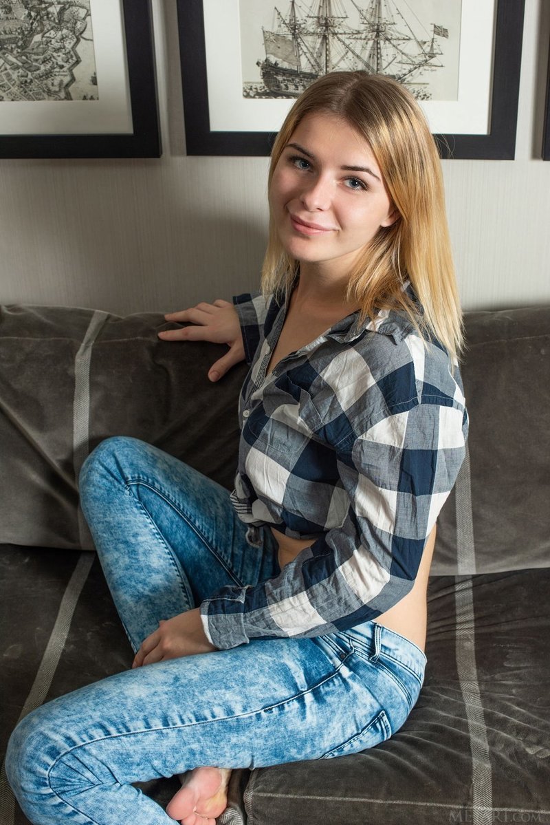 Леночка, 24